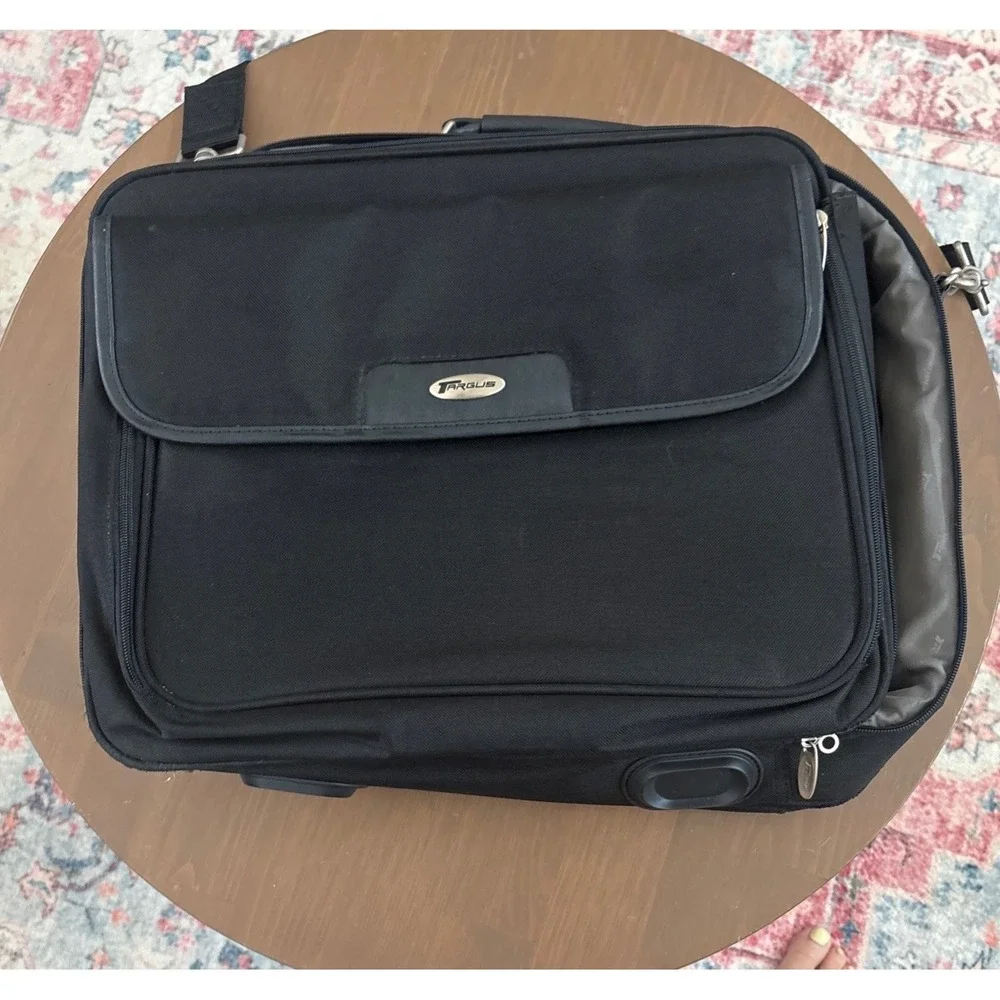 Targus Laptop Messenger Bag Black Briefcase Shoulder Strap Travel Case